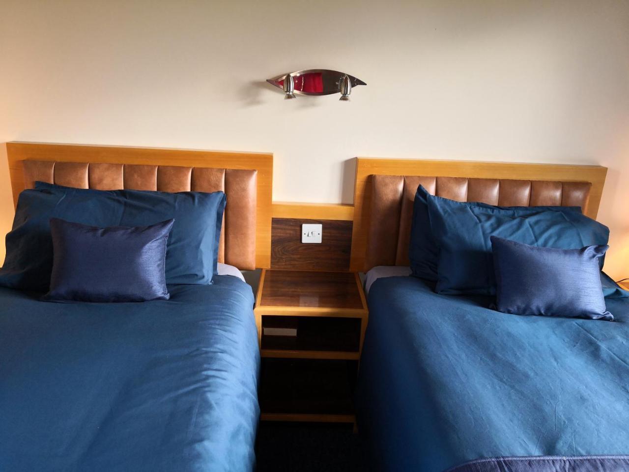Forge Motel & Firehouse Restaurant St Clears Exteriör bild